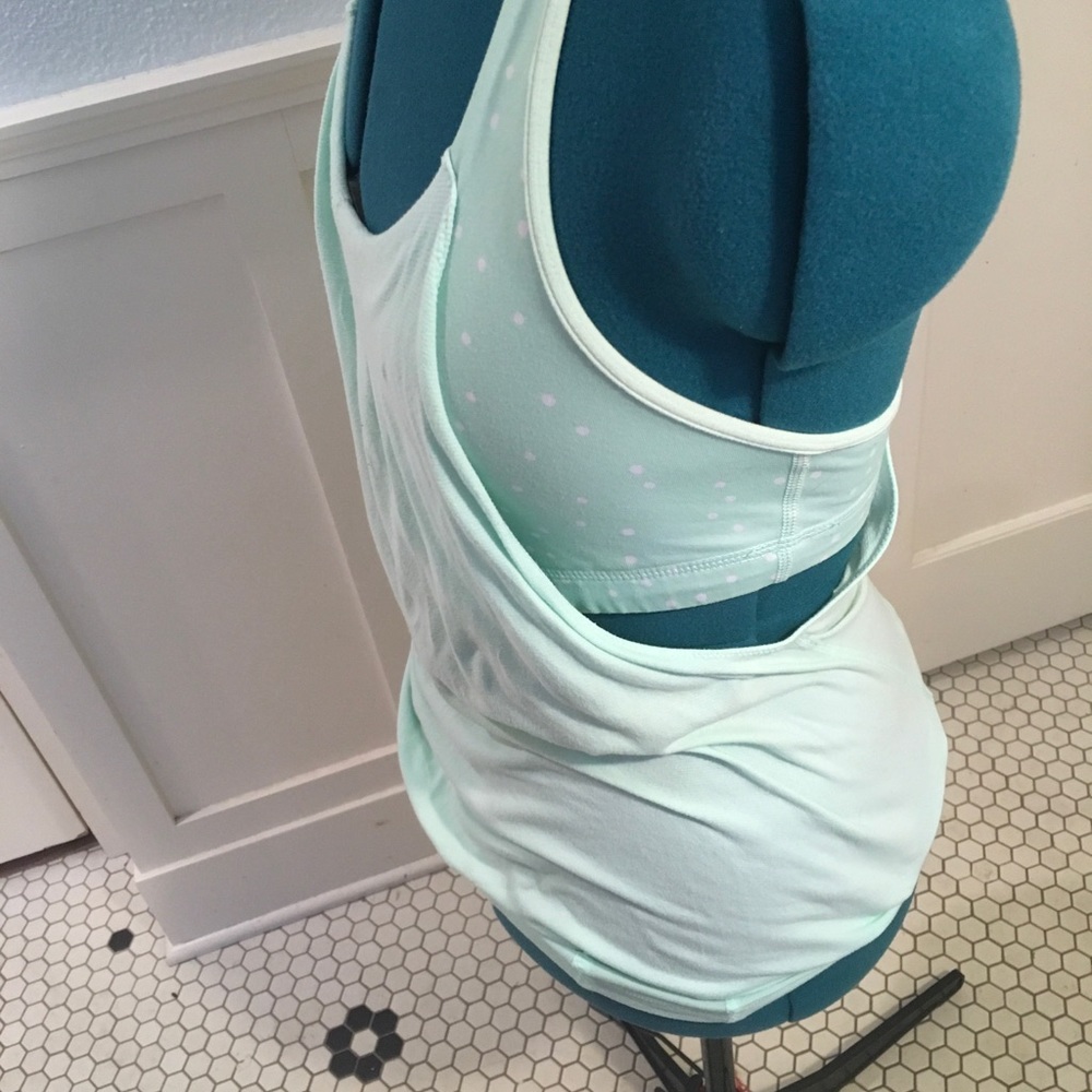 Turquoise mint lululemon sz 4 polka dot bra